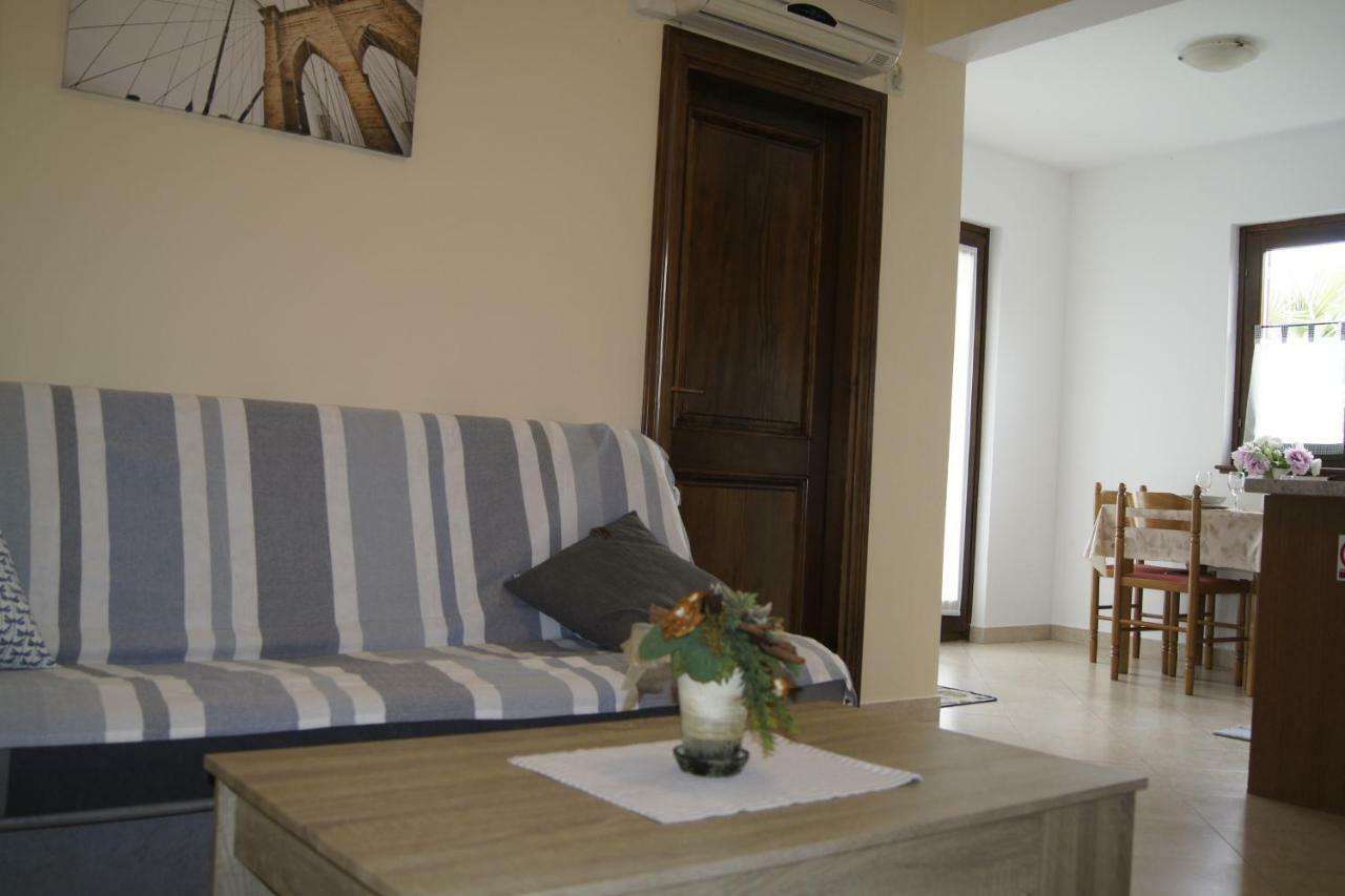 Apartmani Popovic Porec Exterior photo